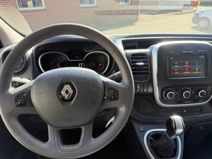 Renault Trafic 2021 photo 3