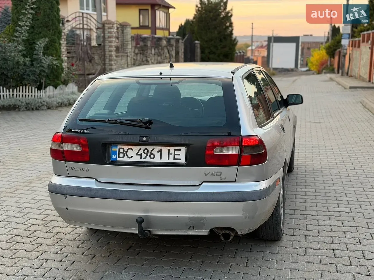 Volvo V40 2000 photo 5