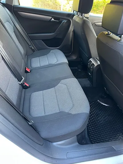 Volkswagen Passat 2012 photo 5