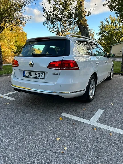 Volkswagen Passat 2012 photo 2
