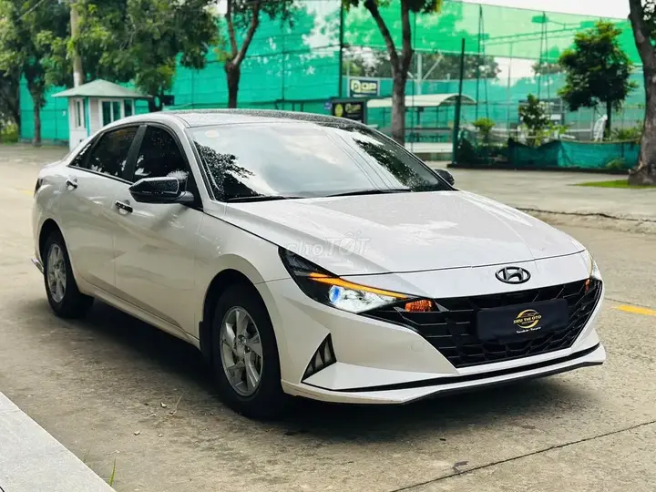 Hyundai Elantra 2023 photo 2