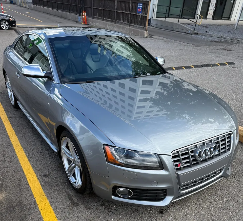Audi S5 2010 photo 3