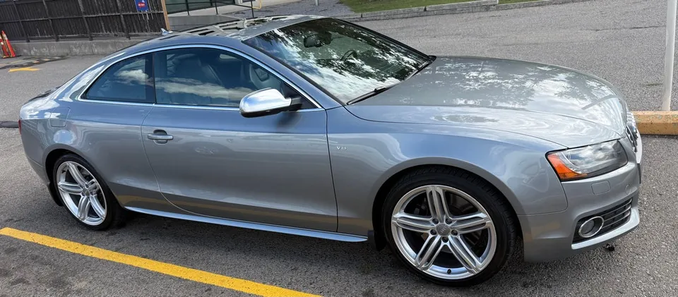 Audi S5 2010 photo 4
