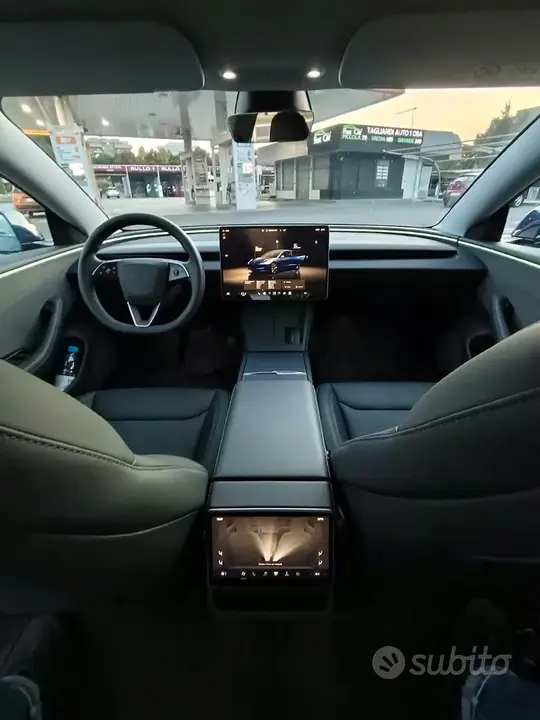Tesla Model 3 2024 photo 5