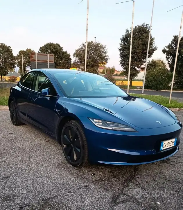 Tesla Model 3 2024 photo 4