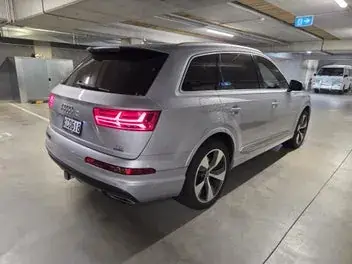 Audi Q7 2016 photo 5