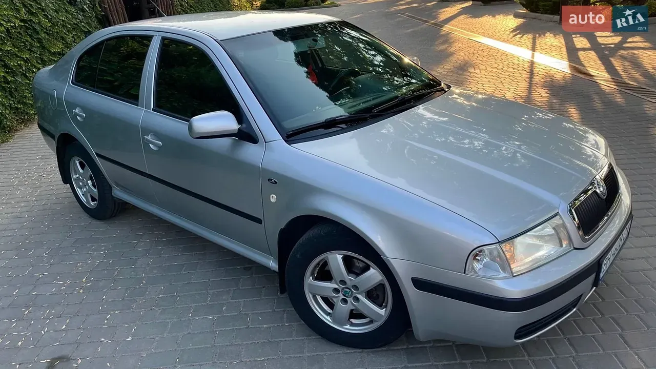 Skoda Octavia 2003 photo 2
