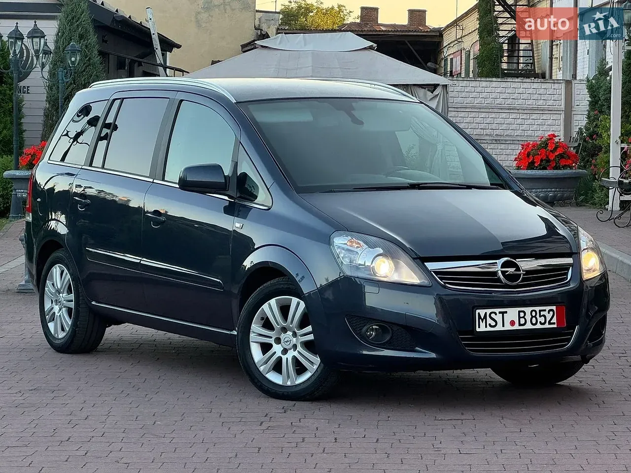 Opel Zafira 2009 photo 2