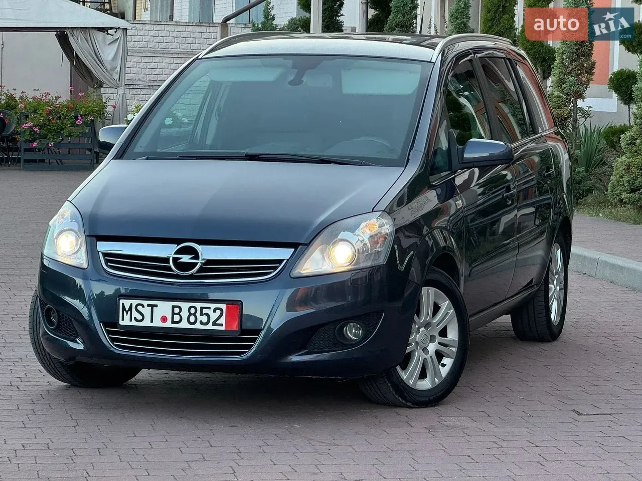 Opel Zafira 2009 photo 4
