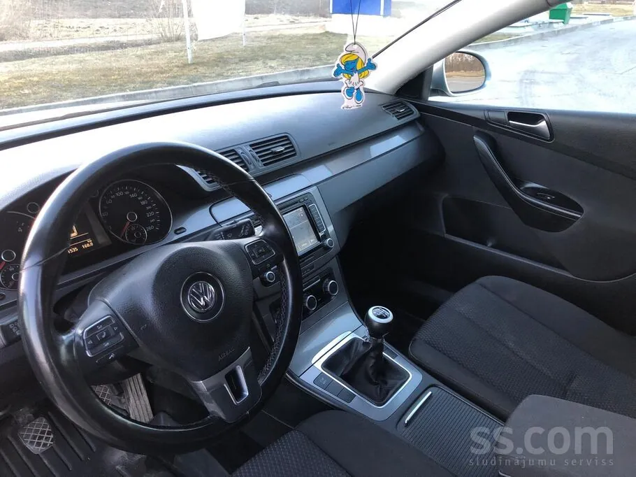 Volkswagen Passat 2009 photo 4