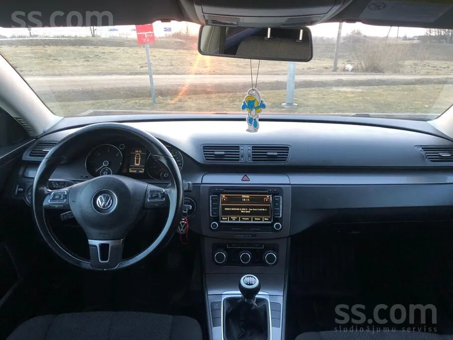 Volkswagen Passat 2009 photo 5