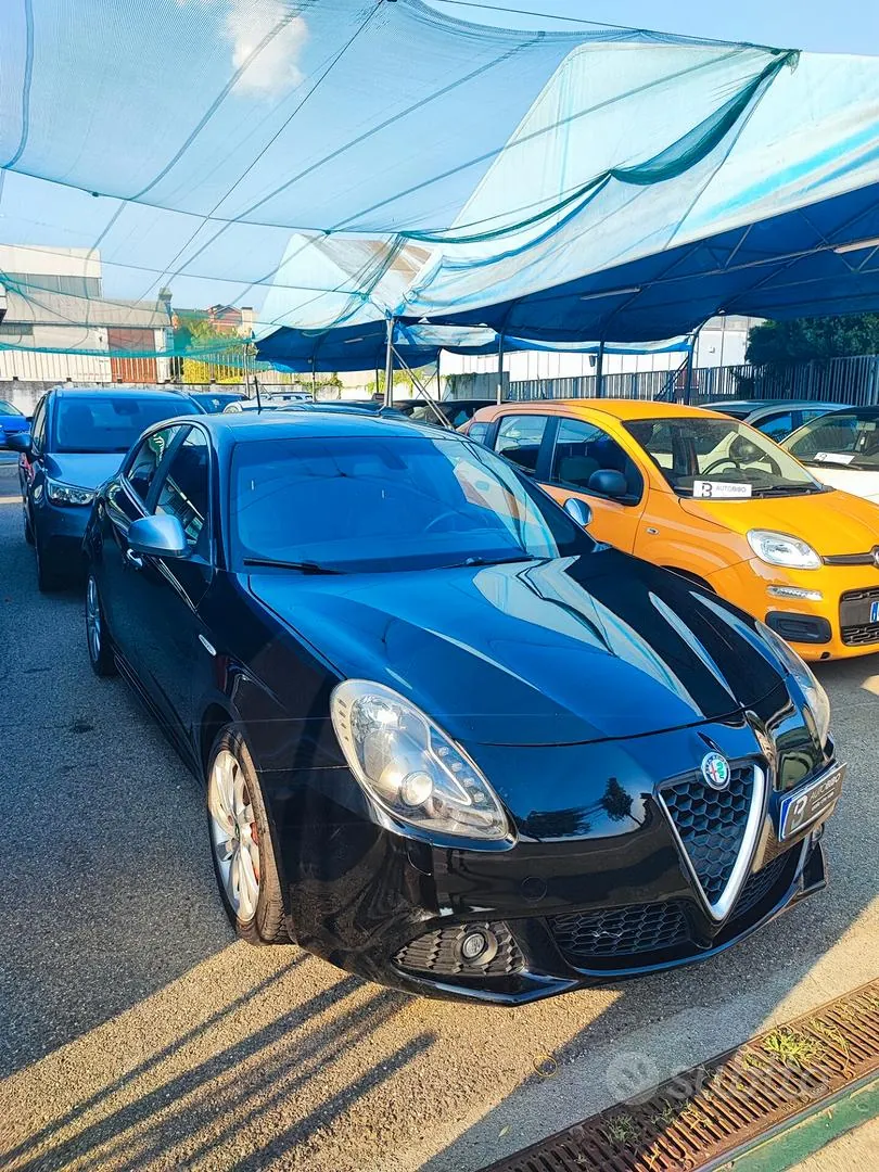 Alfa Romeo Giulietta 2011 photo 3