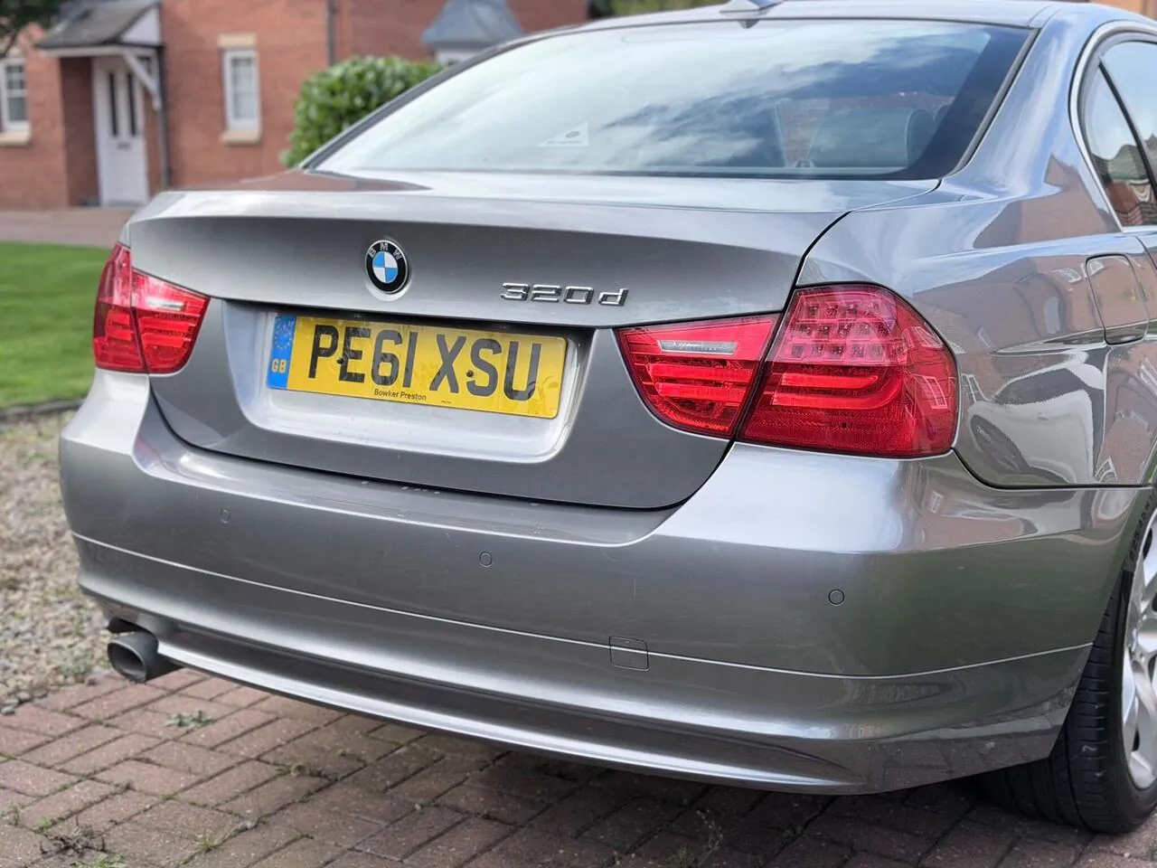 BMW 3 Series 2011 photo 4