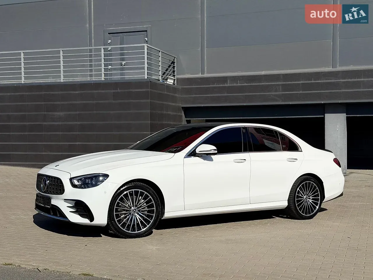 Mercedes-Benz E-Class 2023 photo 4