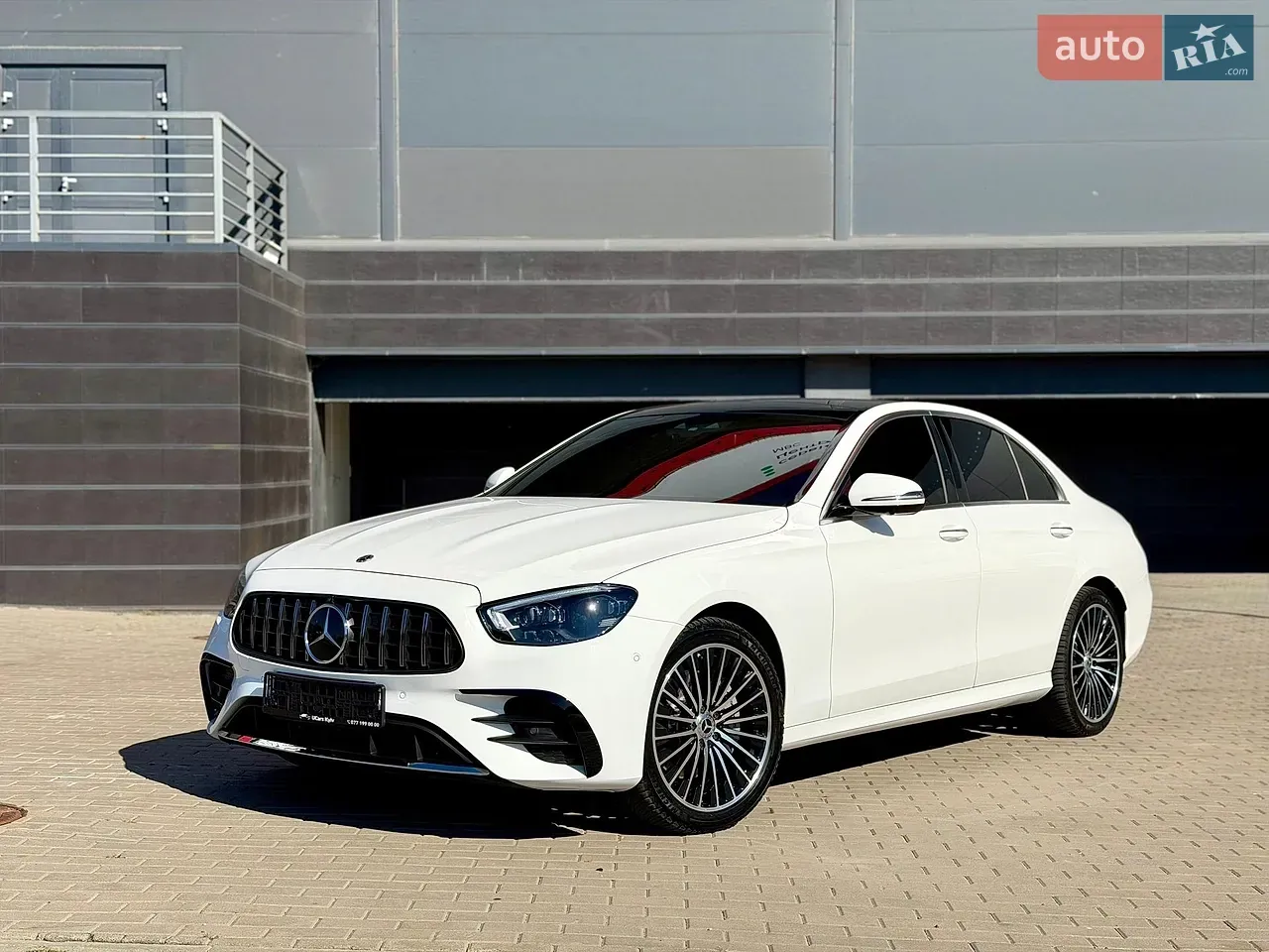 Mercedes-Benz E-Class 2023 photo 3