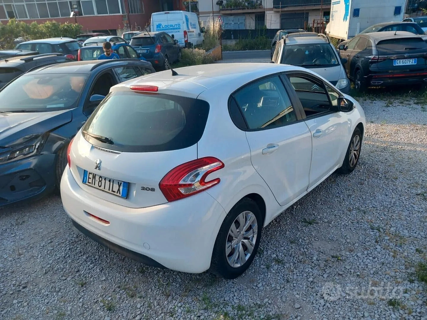 Peugeot 208 2012 photo 3