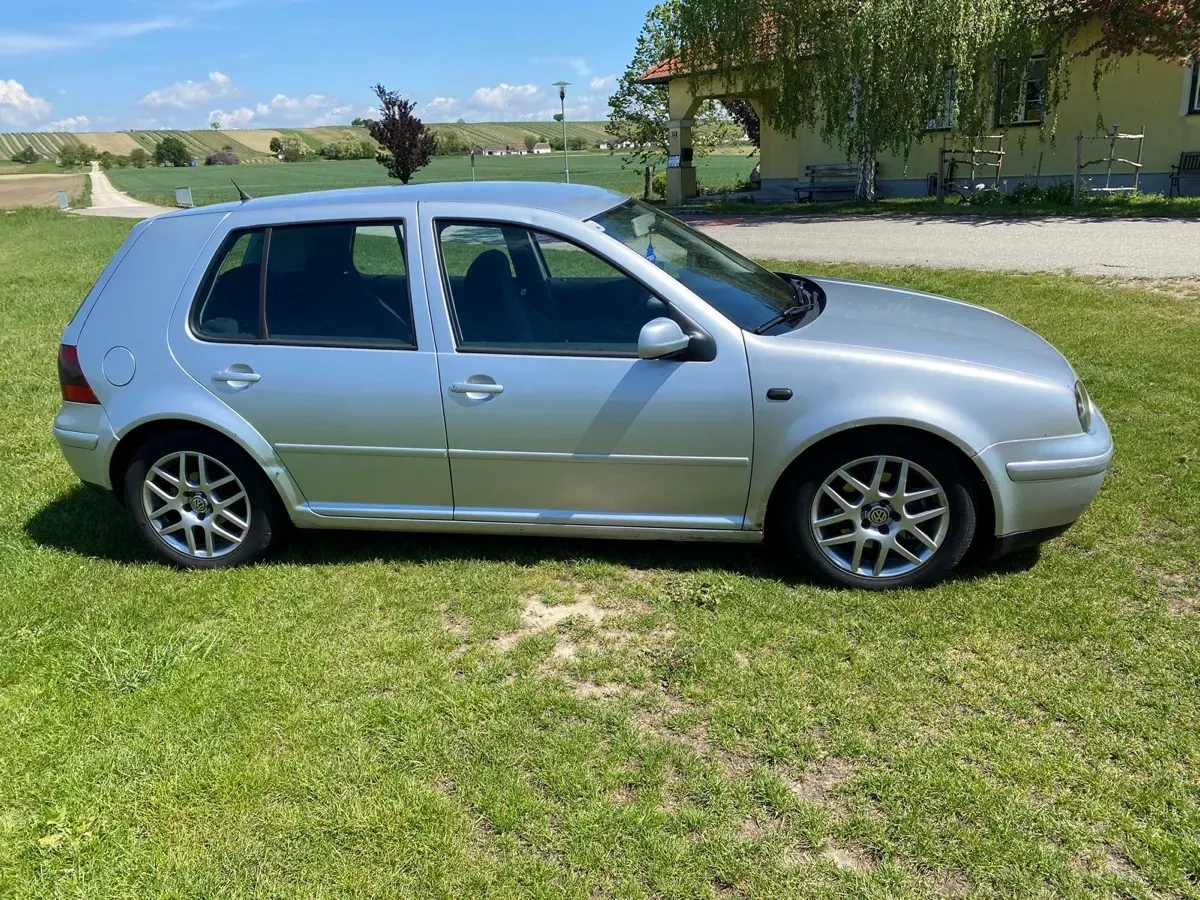Volkswagen Golf 2001 photo 2