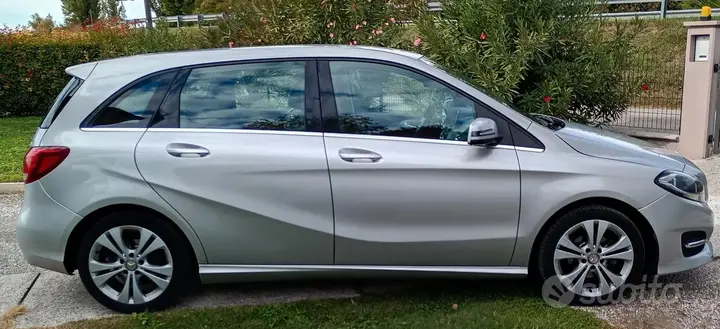 Mercedes-Benz B 2015 photo 2