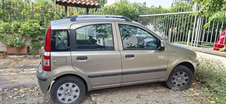 Fiat Panda 2010 photo 2