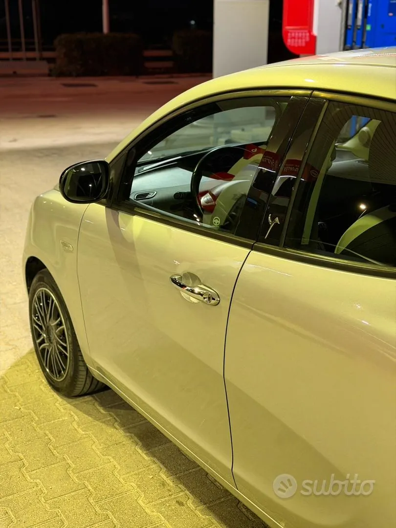 Lancia Ypsilon 2017 photo 3