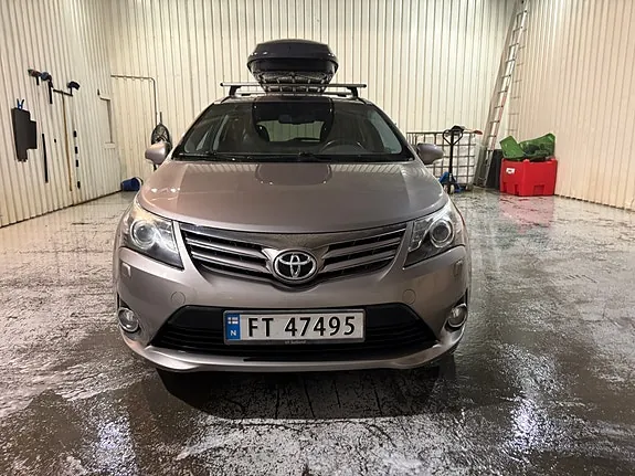 Toyota Avensis 2014 photo 2