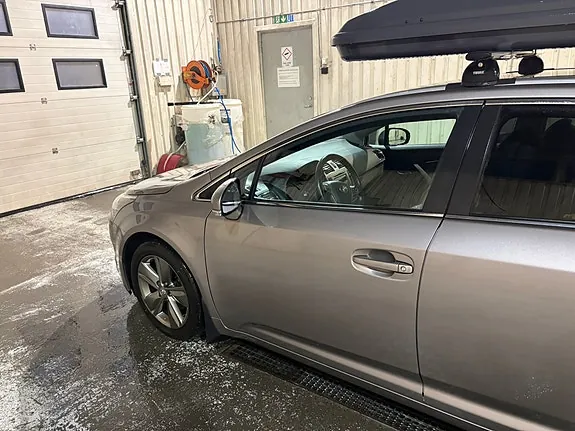 Toyota Avensis 2014 photo 5