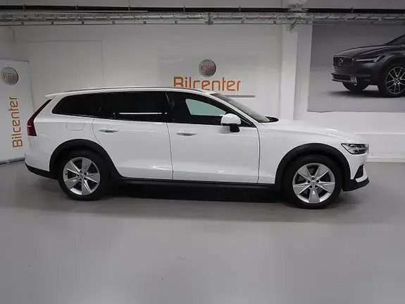 Volvo V60 Cross Country 2019 photo 5