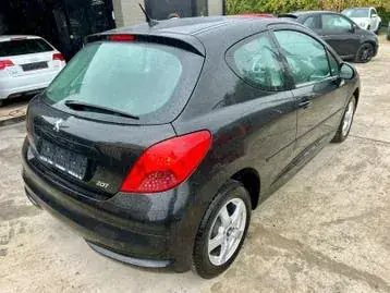 Peugeot 207 2007 photo 2