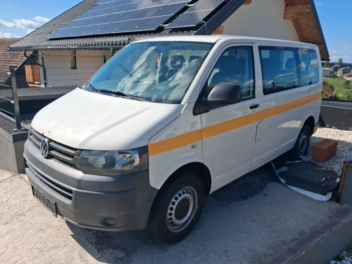 Volkswagen T5 2012 photo 3