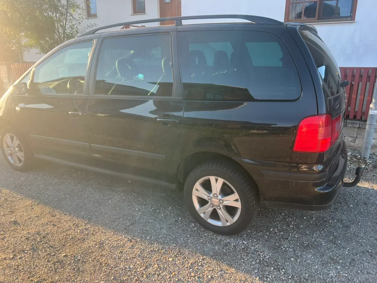 Seat Alhambra 2008 photo 2