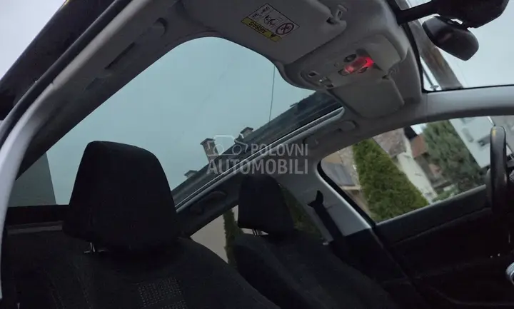 Peugeot 308 2015 photo 4