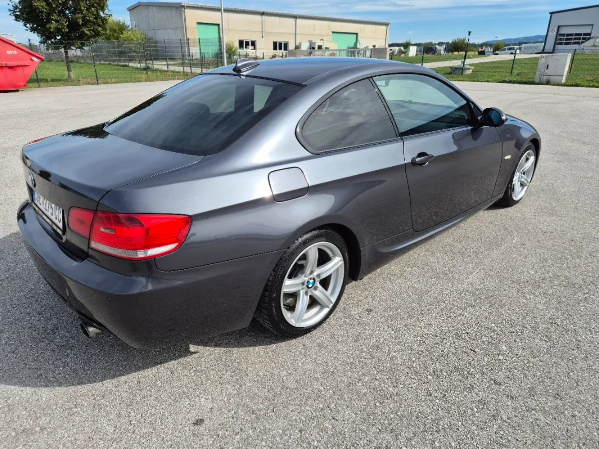 BMW 3 Series 2008 photo 2