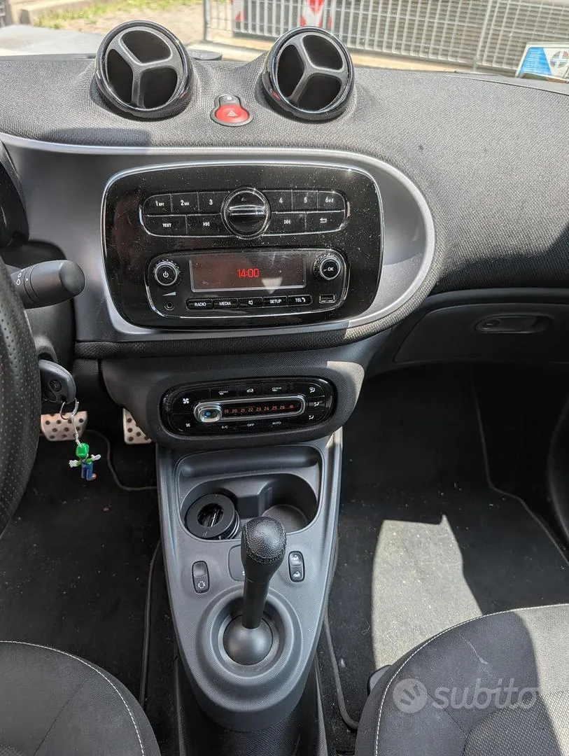 Smart Fortwo 2019 photo 3