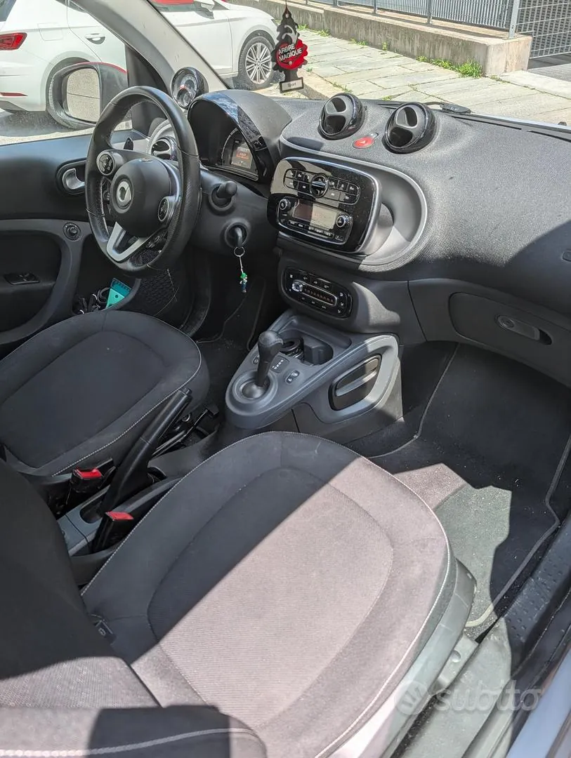 Smart Fortwo 2019 photo 4