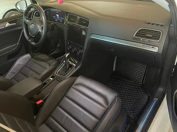 Volkswagen Golf 2019 photo 2