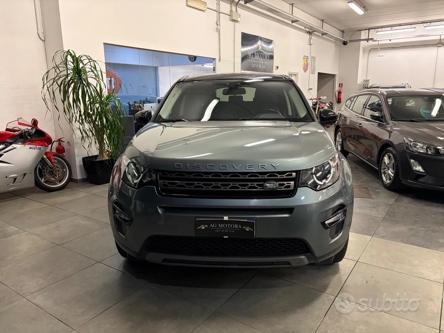 Land Rover Discovery Sport 2018 photo 2