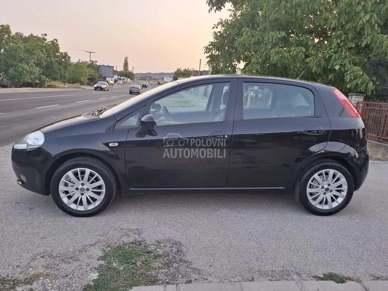 Fiat Grande Punto 2009 photo 4