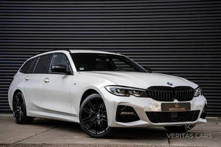 BMW 3 Series 2020 photo 3