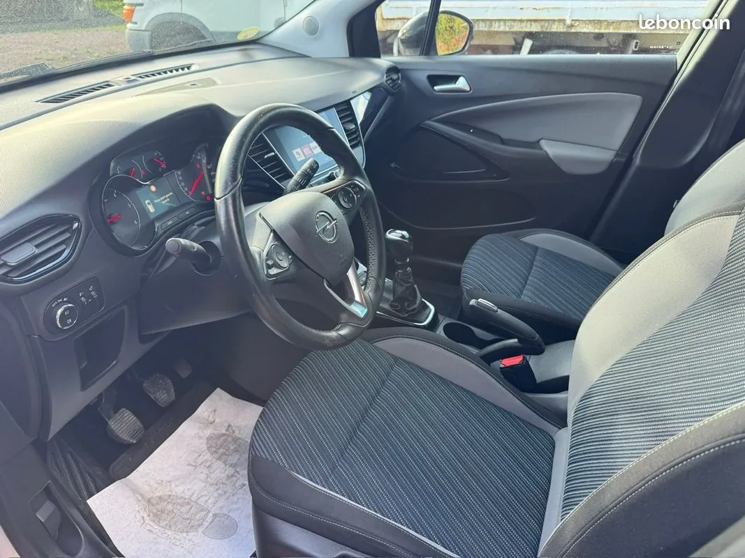 Opel Crossland X 2018 photo 3
