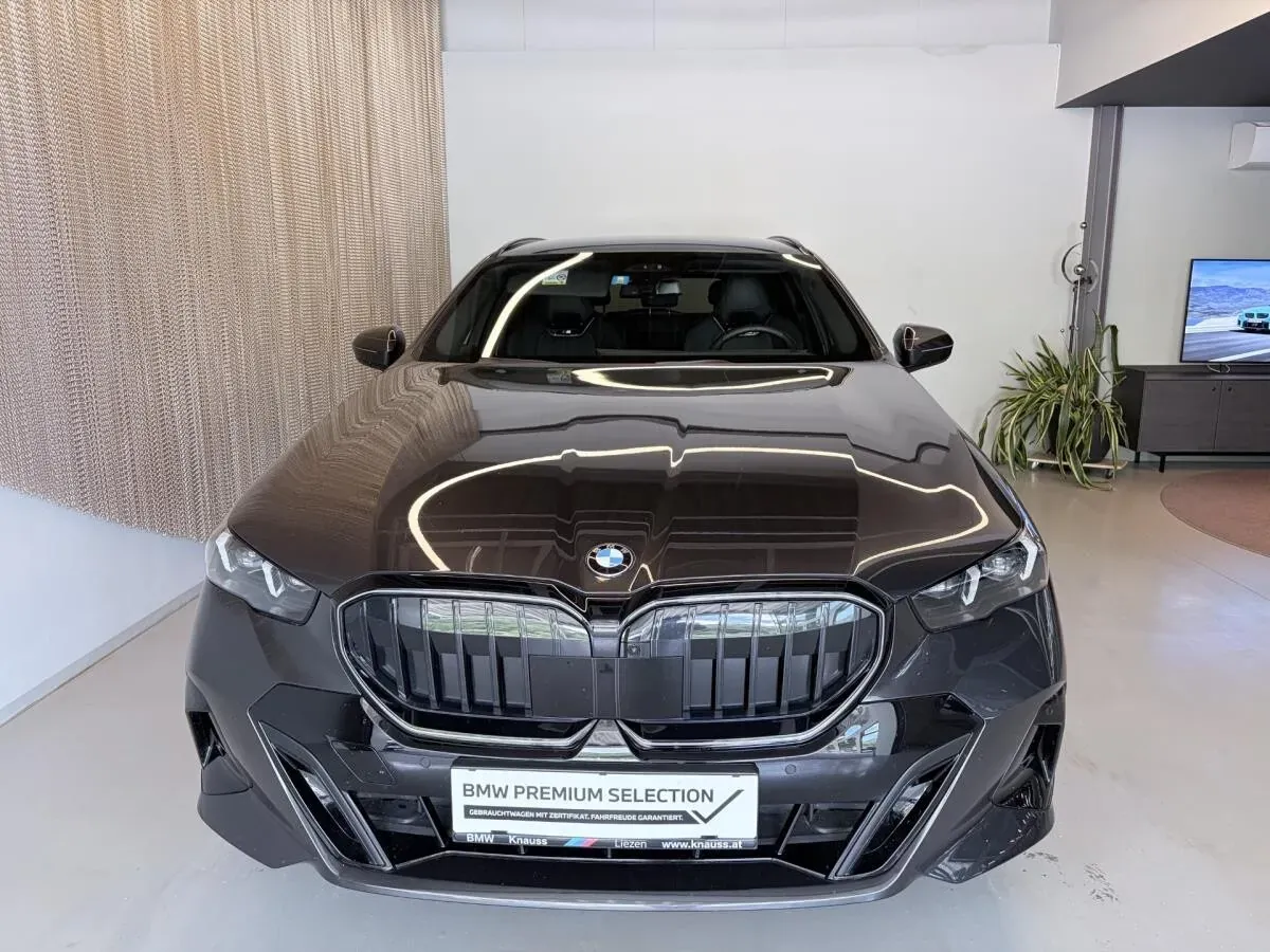 BMW 5 Series 2025 photo 2