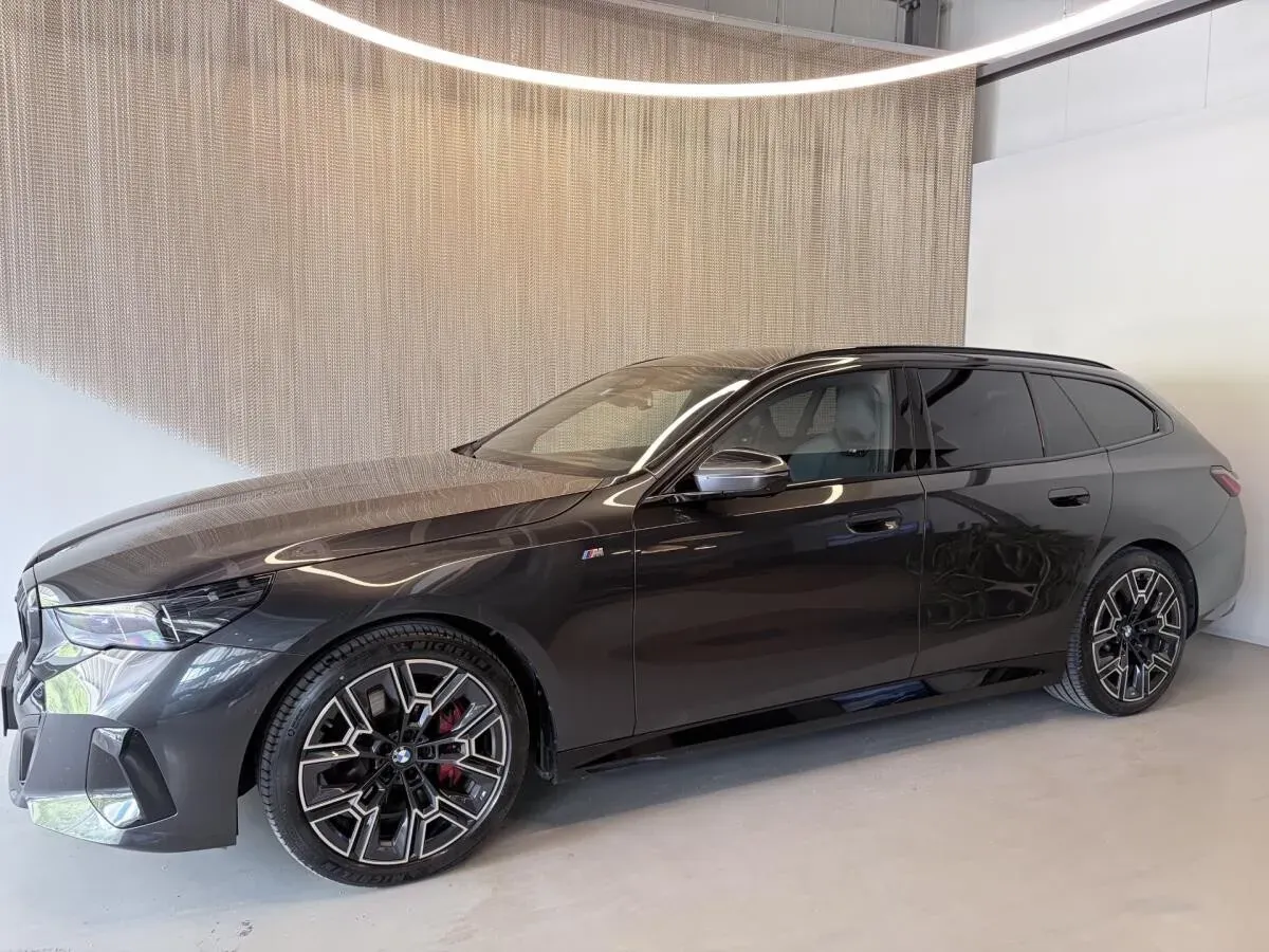 BMW 5 Series 2025 photo 3