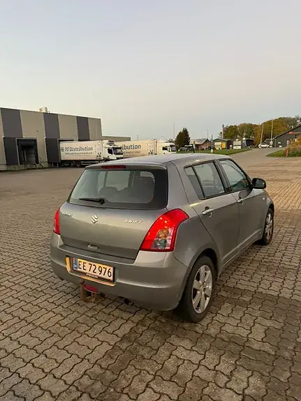 Suzuki Swift 2008 photo 4