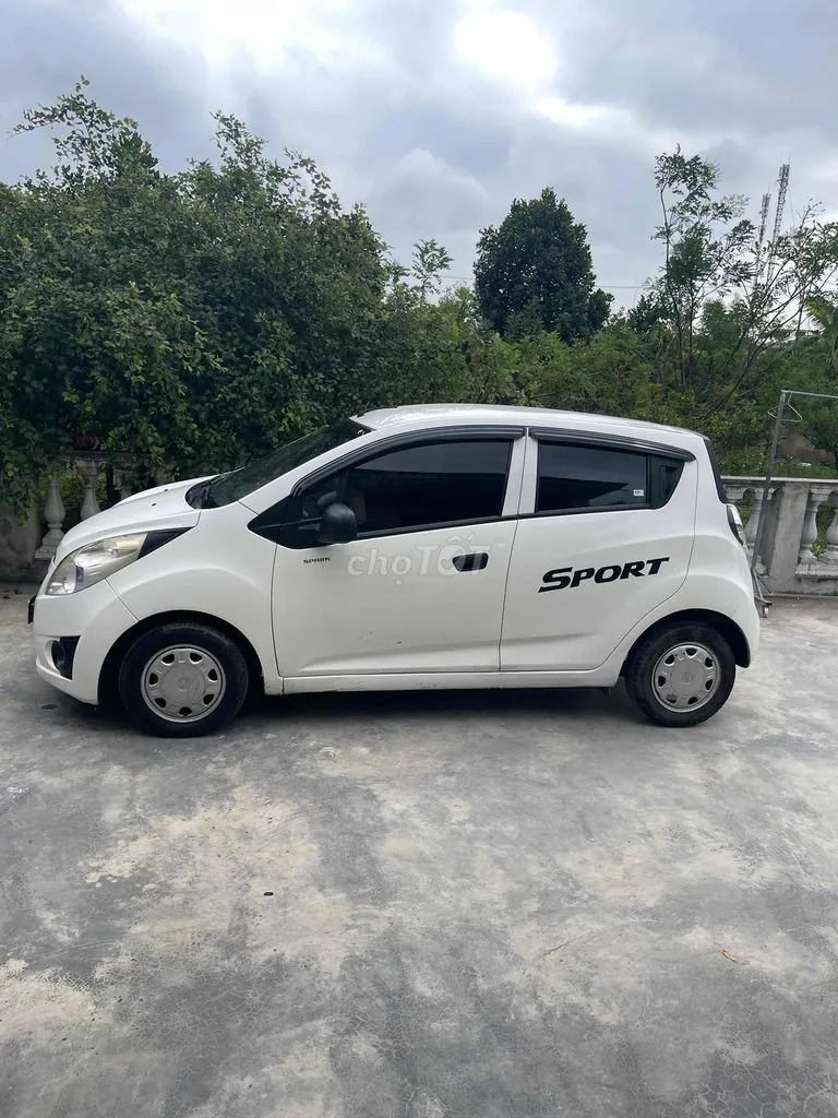 Chevrolet Spark 2011 photo 4