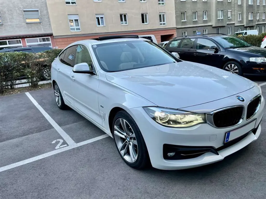 BMW 3 Series 2016 photo 2