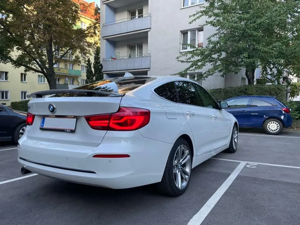 BMW 3 Series 2016 photo 3