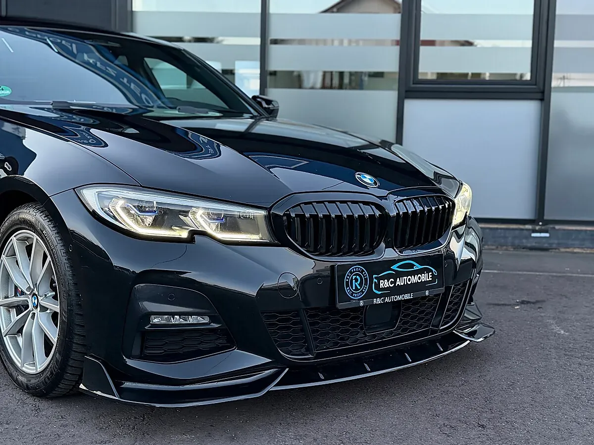 BMW 3 Series 2019 photo 3