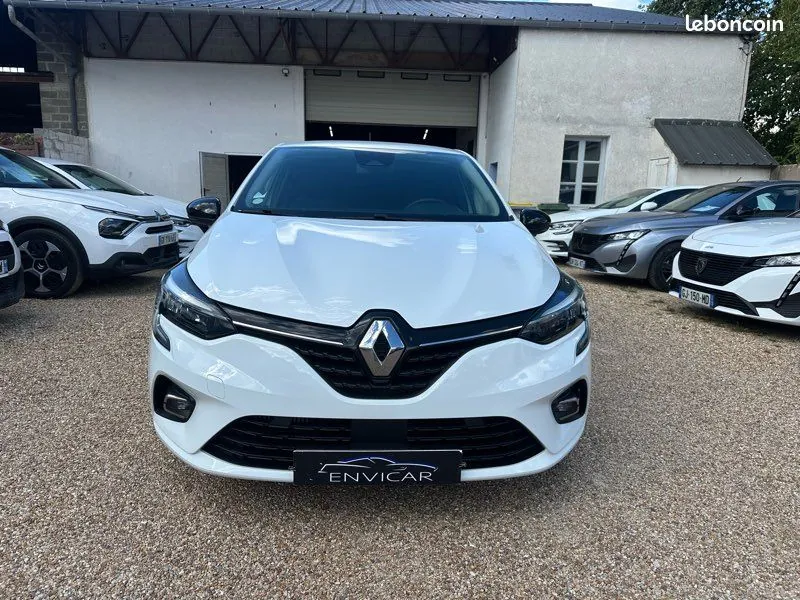 Renault Clio 2023 photo 2
