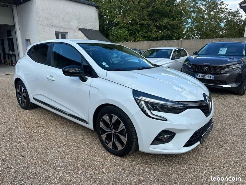 Renault Clio 2023 photo 3