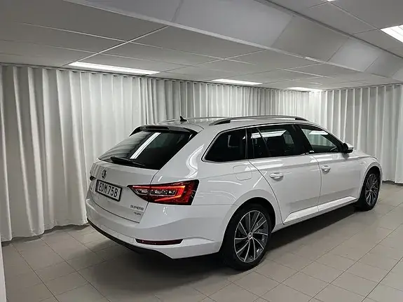 Skoda Superb 2019 photo 3