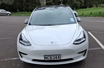 Tesla Model 3 2020 photo 2